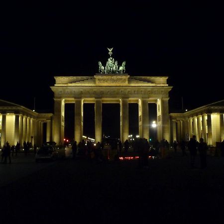 Apartment&Rooms near Brandenburg Gate Berlijn Buitenkant foto