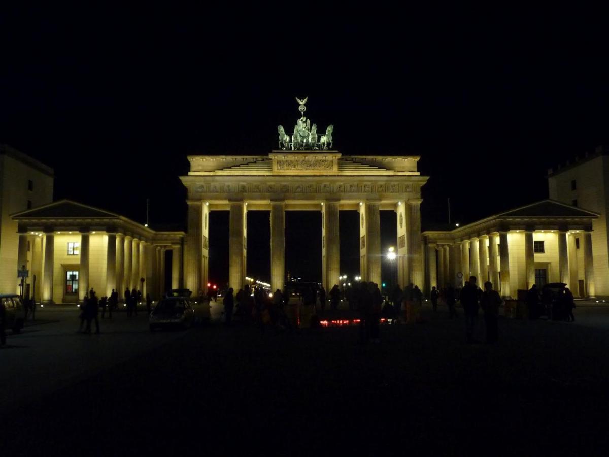 Apartment&Rooms near Brandenburg Gate Berlijn Buitenkant foto